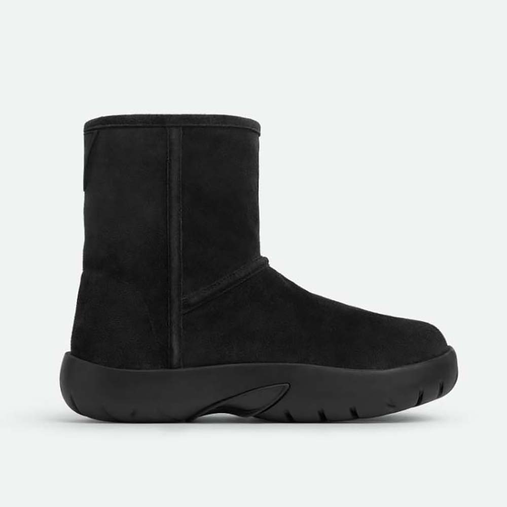 Bottega Veneta Unisex Snap Ankle Boot Realised in Shearling Calfskin-Black