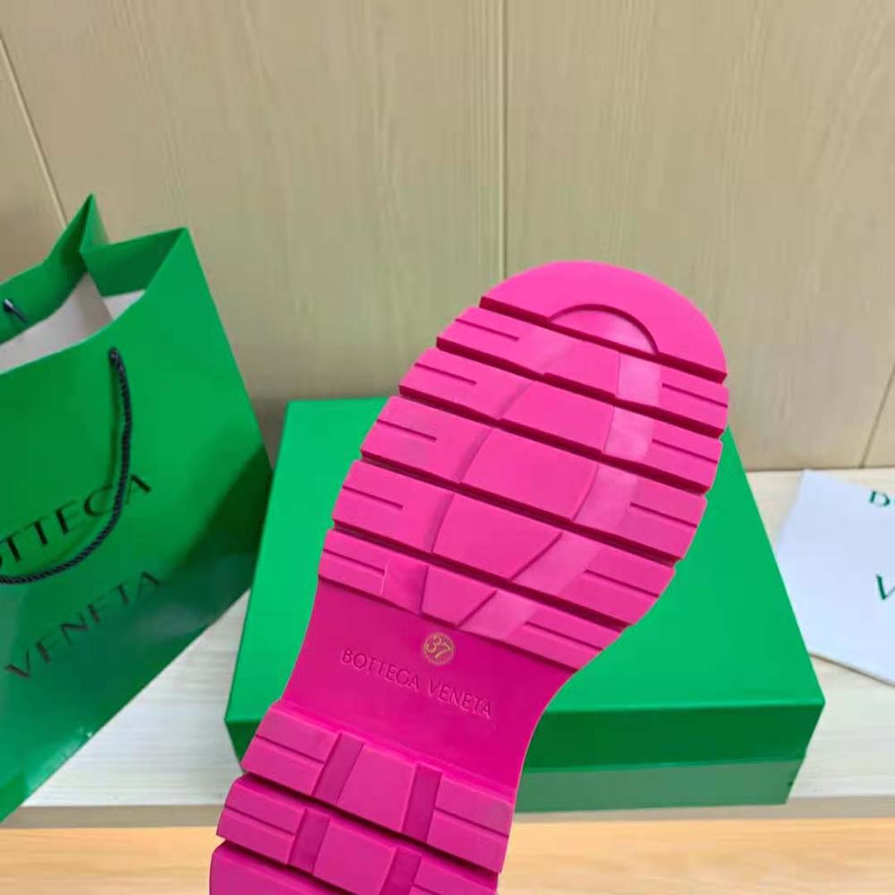 Bottega Veneta Unisex Tire Chelsea Boot in Calfskin Leather-Rose - Image 10