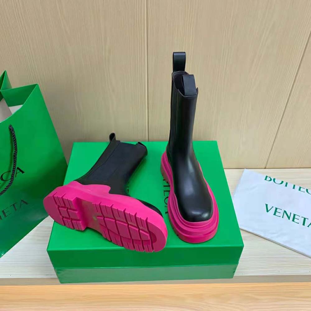 Bottega Veneta Unisex Tire Chelsea Boot in Calfskin Leather-Rose - Image 7