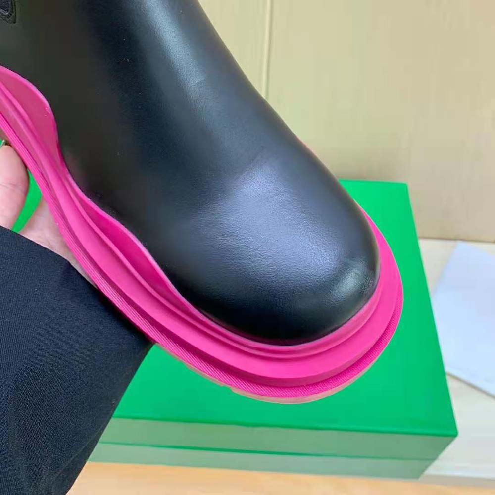 Bottega Veneta Unisex Tire Chelsea Boot in Calfskin Leather-Rose - Image 9