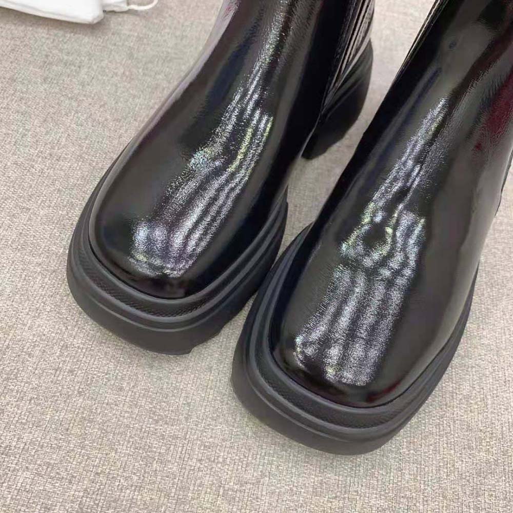 Roger Vivier Women Wallaviv Strass Buckle Chelsea Ankle Boots in Patent Leather - Image 7