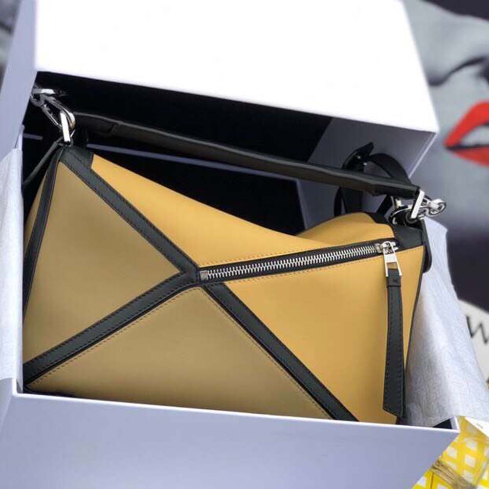 Loewe Women Puzzle Graphic Bag Cereal/Leaf in Classic Calf - Image 3