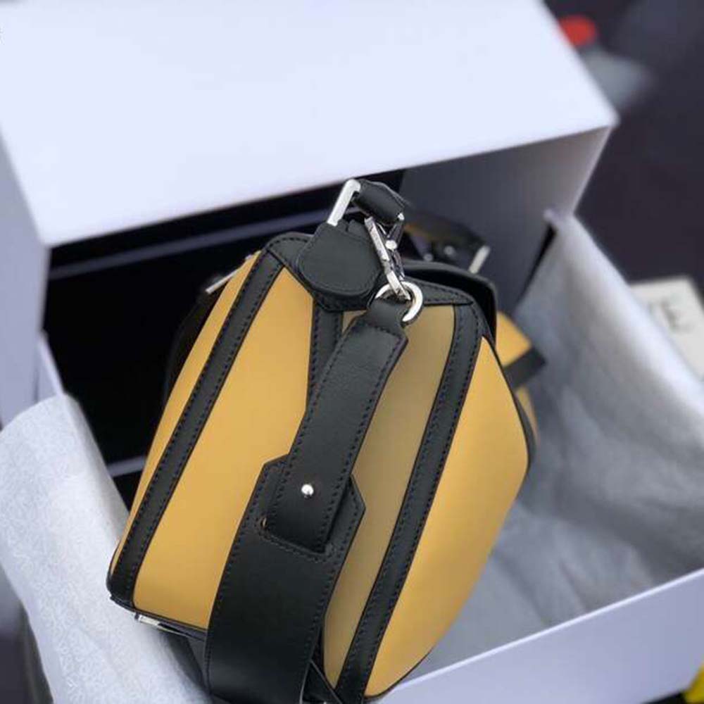 Loewe Women Puzzle Graphic Bag Cereal/Leaf in Classic Calf - Image 4