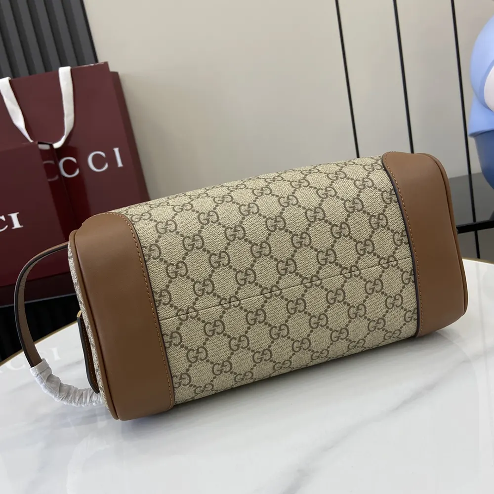 Gucci Unisex GG Emblem Medium Toiletry Case-Brown 821163FAED09786
