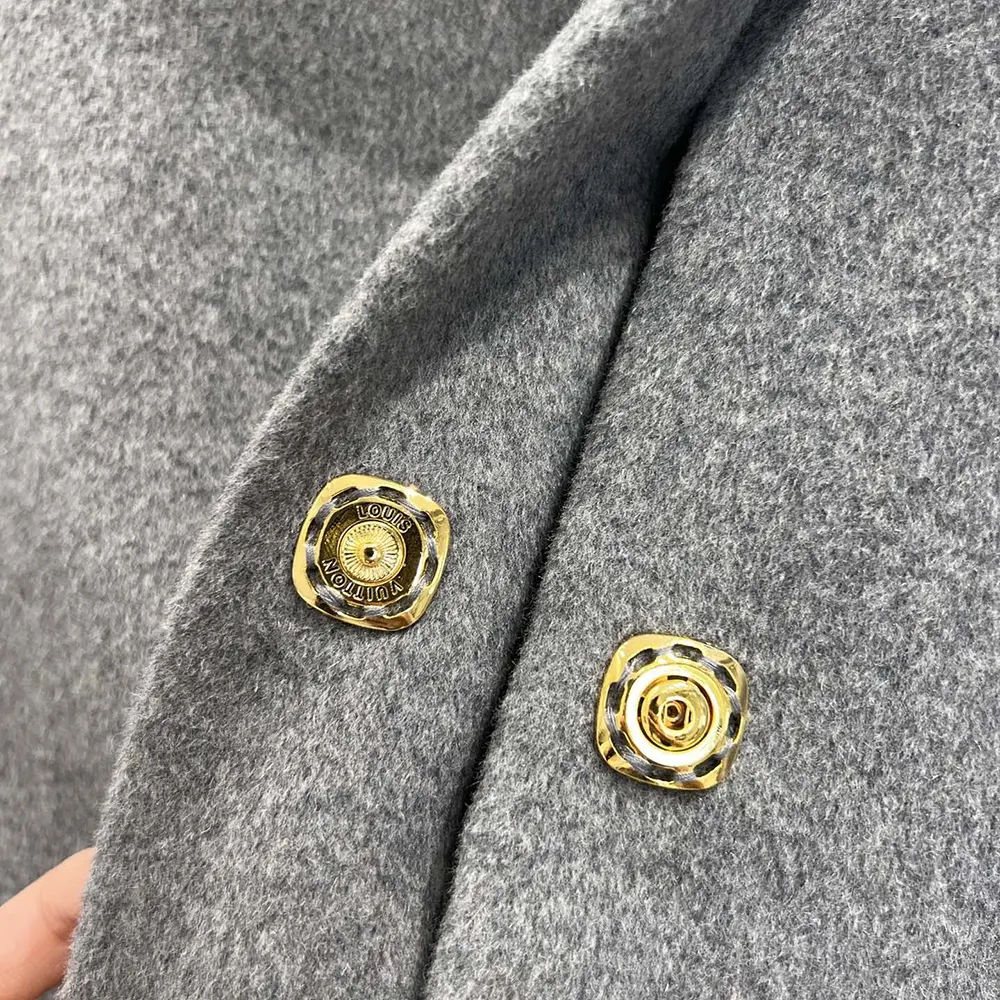 Louis Vuitton Women Removable Collar Double Face Coat 1AHZMU