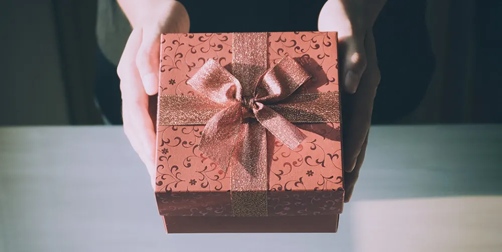 7 Warm Luxury Gift Ideas for Mom on Thanksgiving