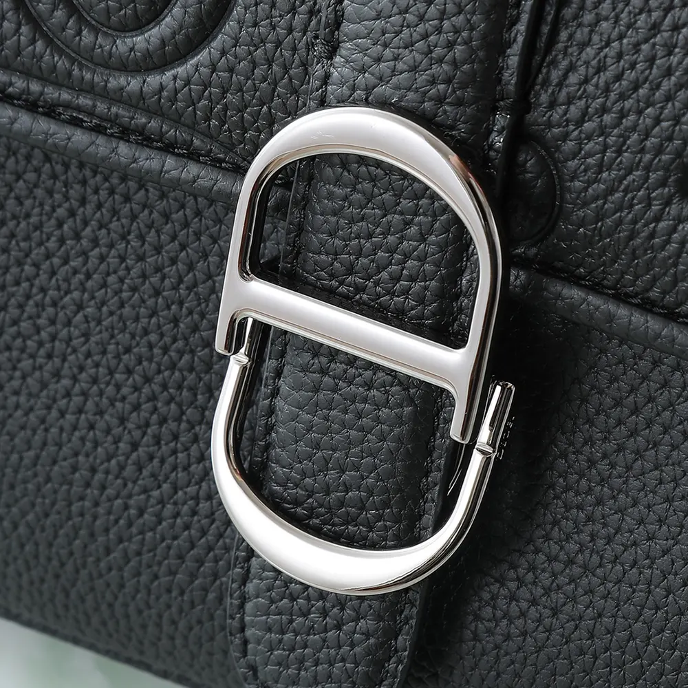 Dior Men Medium Dior Daily Messenger Bag with Flap Black Dior Gravity Leather