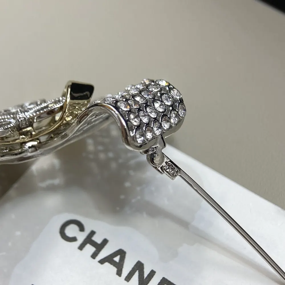 Chanel Women Brooch Metal & Strass Silver Gold & Crystal ABG592