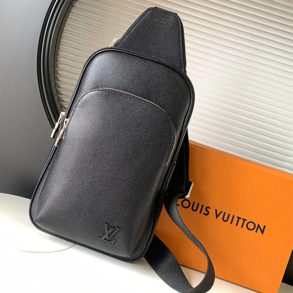 Louis Vuitton LV Men Avenue Slingbag Taiga Cowhide Leather-Black M30863A