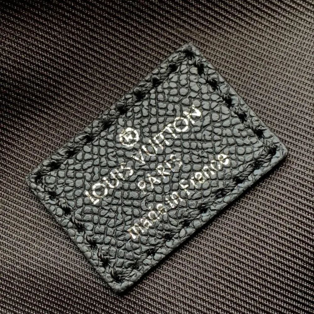 Louis Vuitton LV Men Avenue Slingbag Taiga Cowhide Leather-Black M30863A