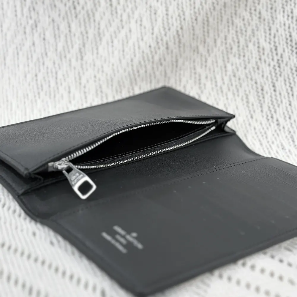 Louis Vuitton LV Unisex Brazza Wallet Waxy Calfskin Leather-Black M25942