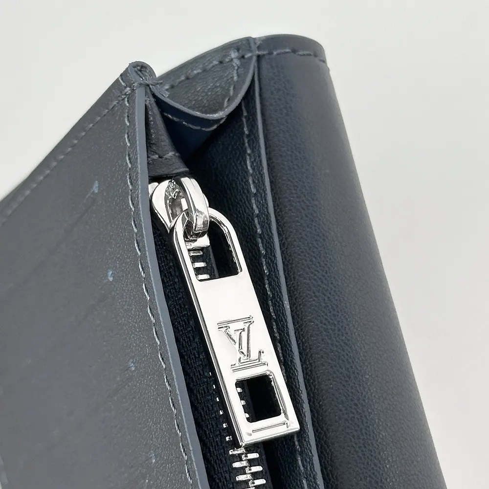 Louis Vuitton LV Unisex Brazza Wallet Waxy Calfskin Leather-Navy M25978