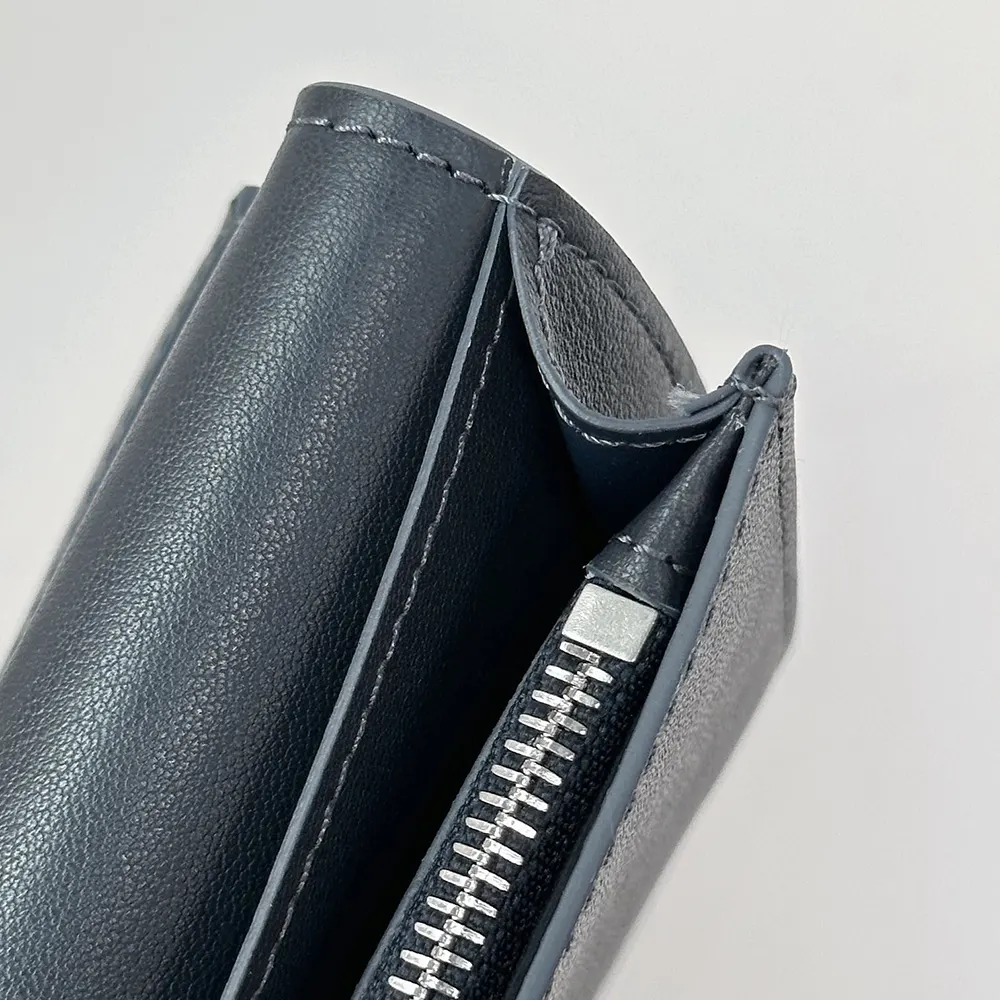 Louis Vuitton LV Unisex Brazza Wallet Waxy Calfskin Leather-Navy M25978