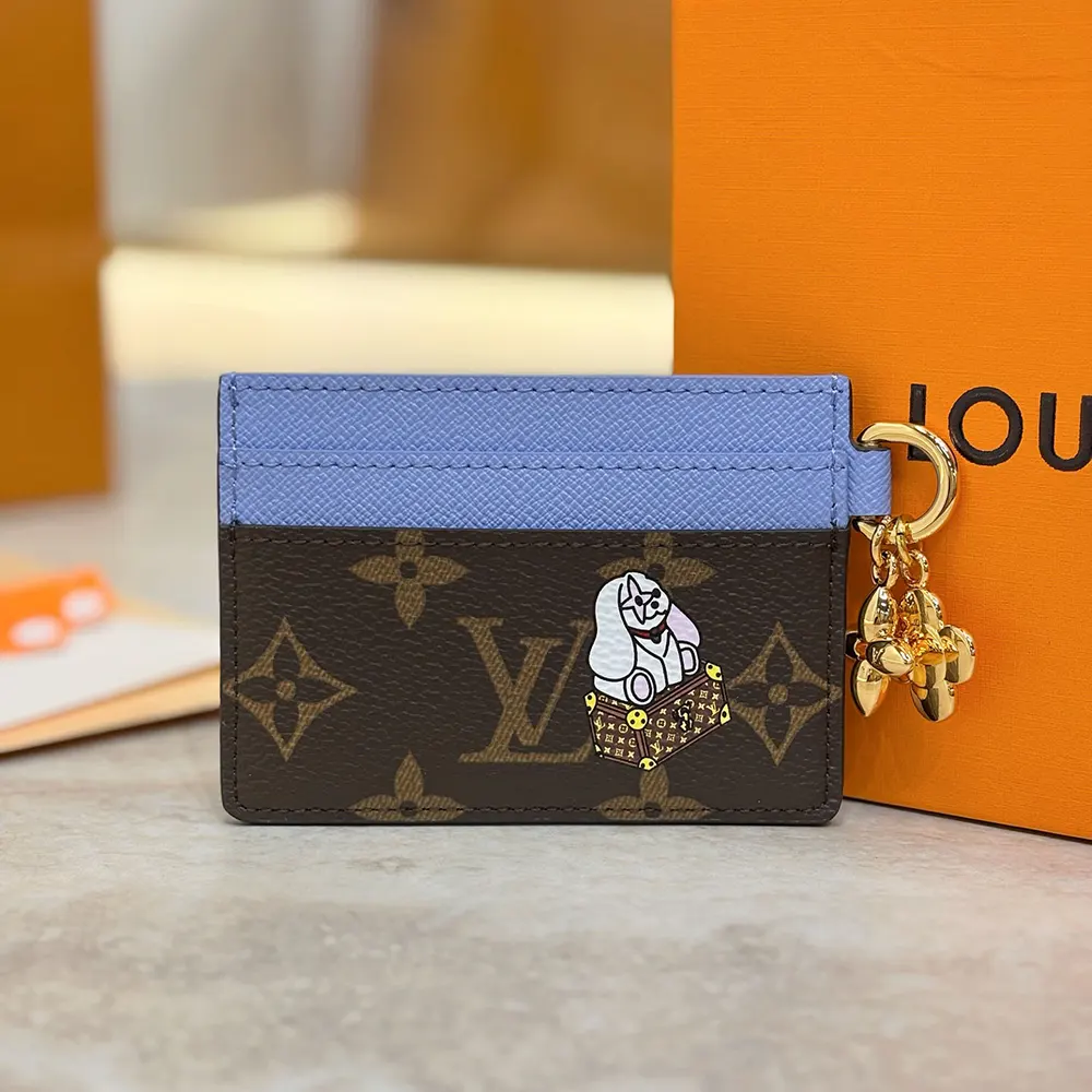 Louis Vuitton LV Unisex LV Charms Card Holder Monogram M15324