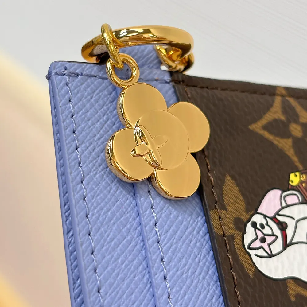 Louis Vuitton LV Unisex LV Charms Card Holder Monogram M15324