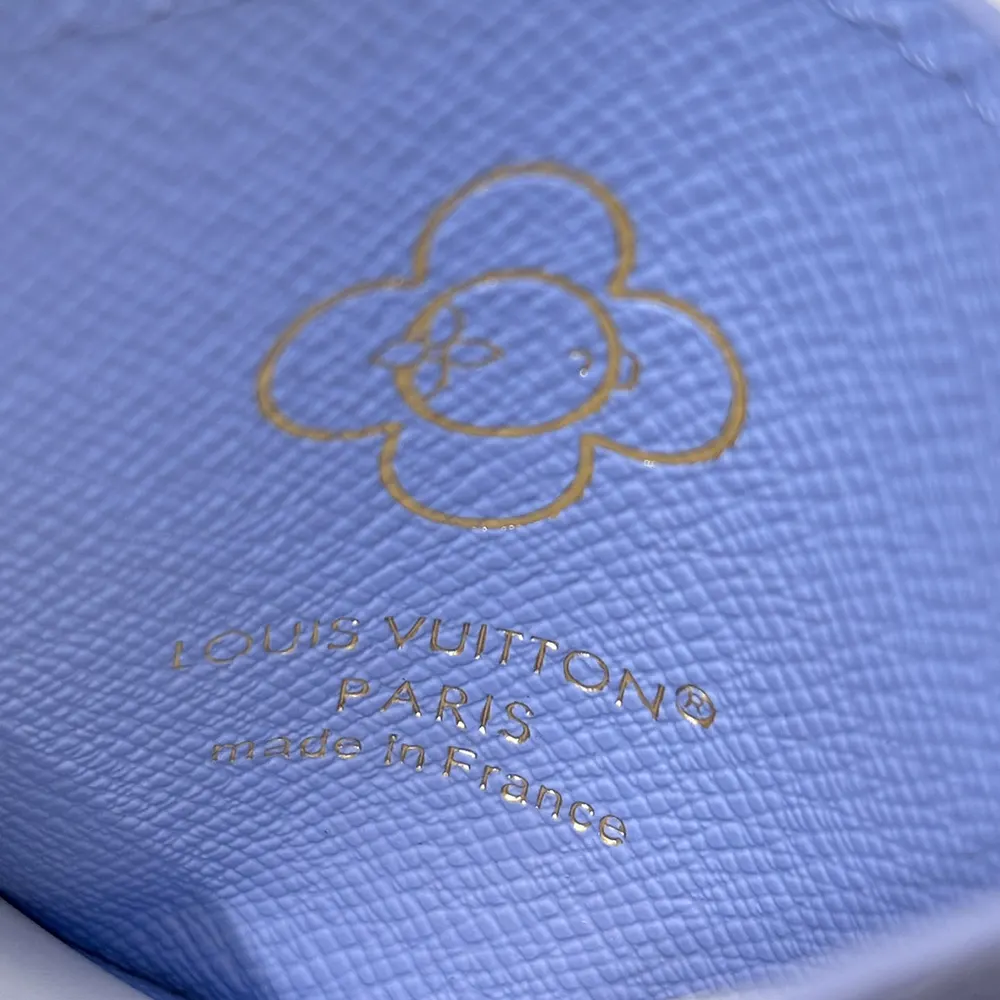 Louis Vuitton LV Unisex LV Charms Card Holder Monogram M15324