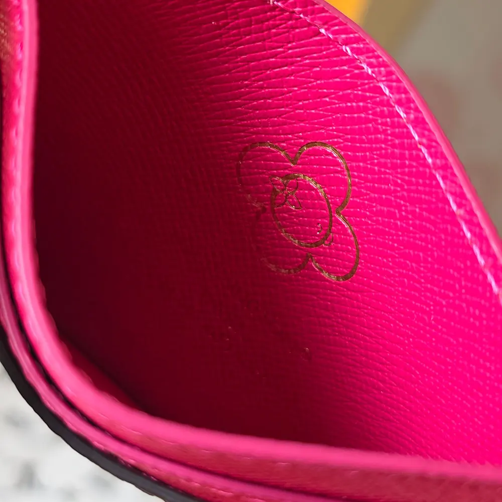 Louis Vuitton LV Unisex LV Charms Card Holder Monogram M15332