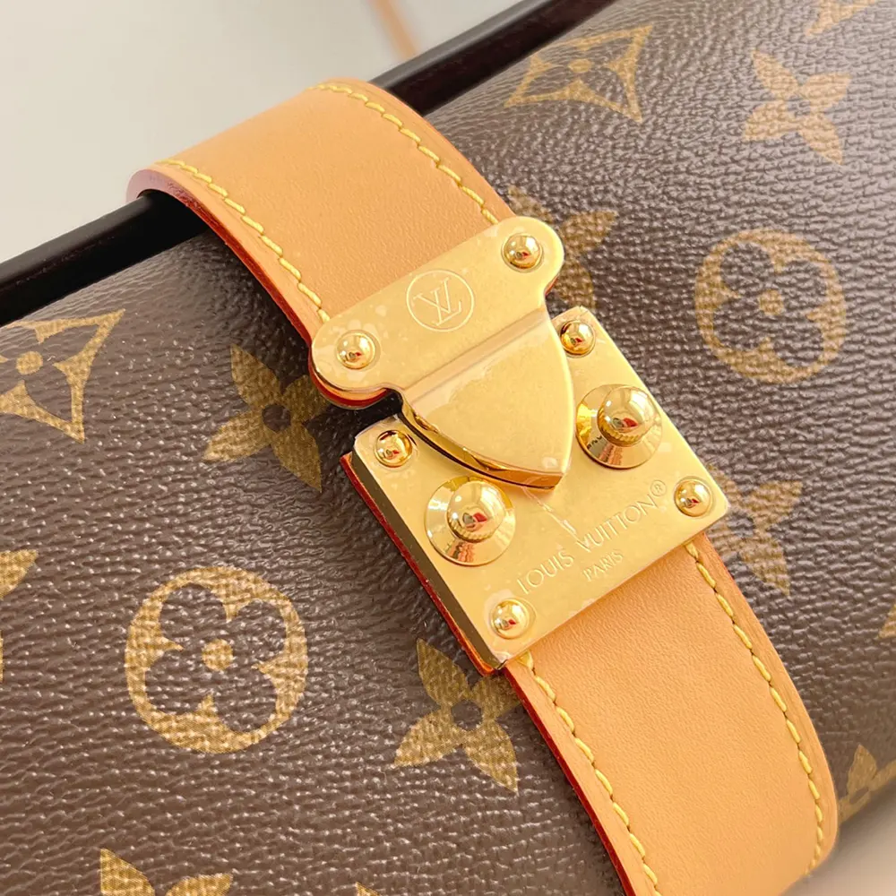 Louis Vuitton LV Unisex Pochette Mia Monogram Coated Canvas M26191