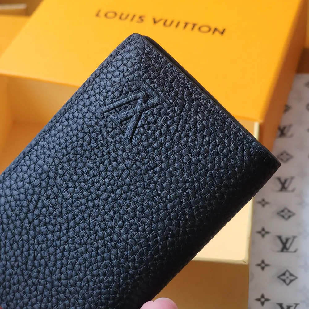 Louis Vuitton LV Unisex Pocket Organizer LV Aerogram Collection M25951