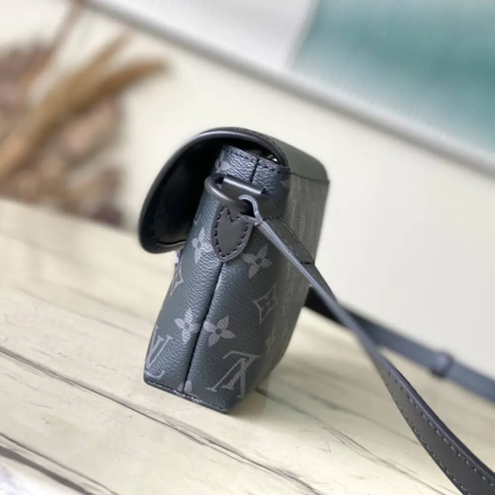 Louis Vuitton LV Unisex Pulse Wearable Wallet Monogram Eclipse Coated Canvas M12806