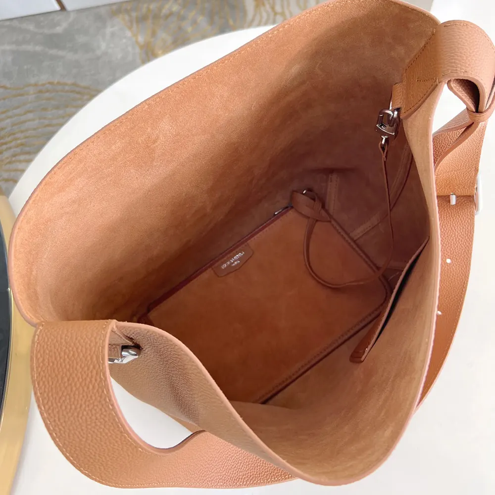 Louis Vuitton LV Unisex Verso Hobo LV Touch Calfskin Leather-Tan M26745