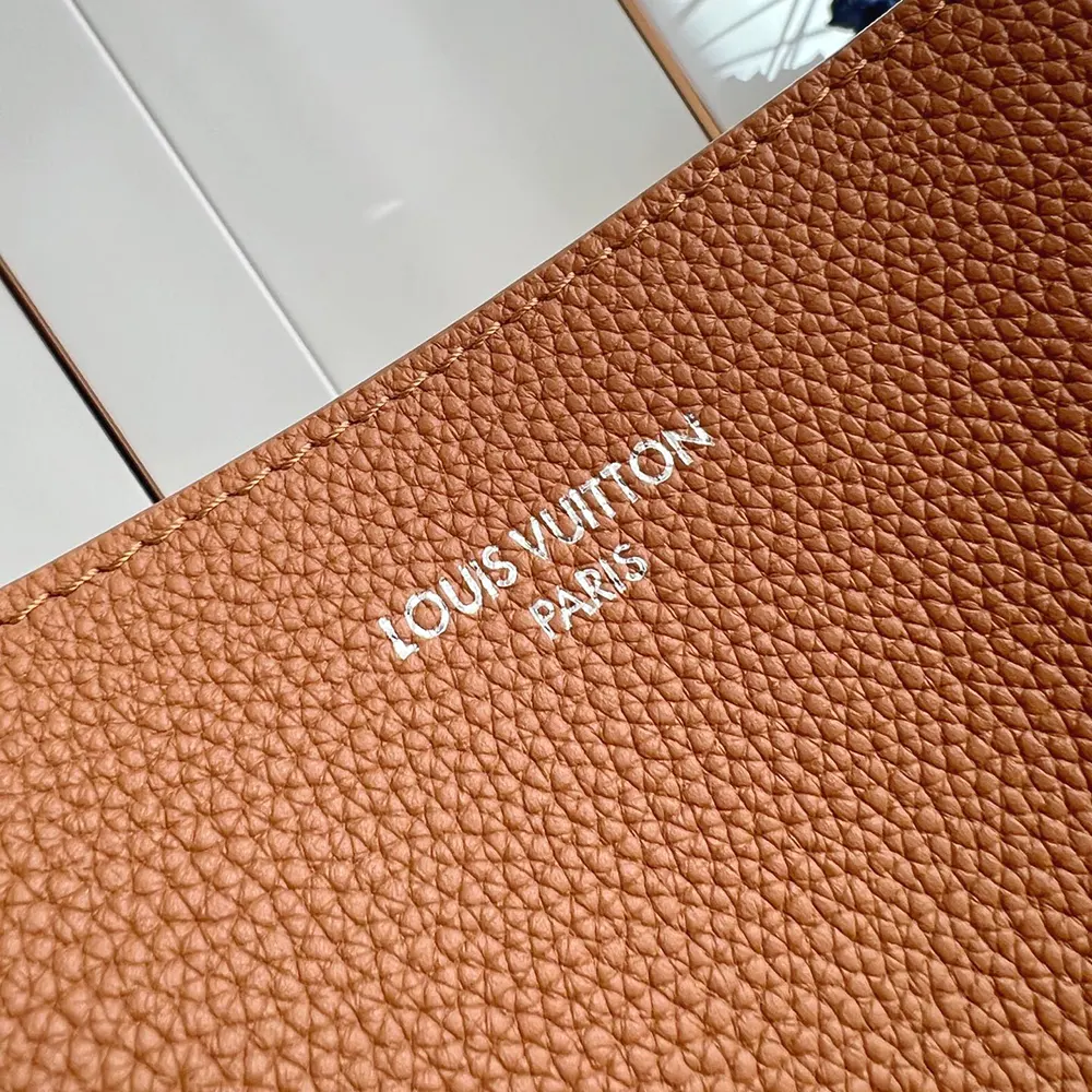 Louis Vuitton LV Unisex Verso Hobo LV Touch Calfskin Leather-Tan M26745