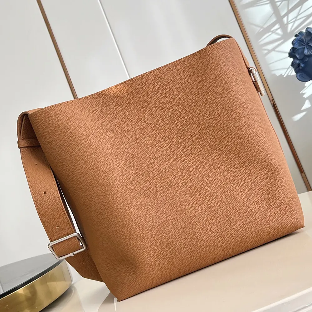 Louis Vuitton LV Unisex Verso Hobo LV Touch Calfskin Leather-Tan M26745