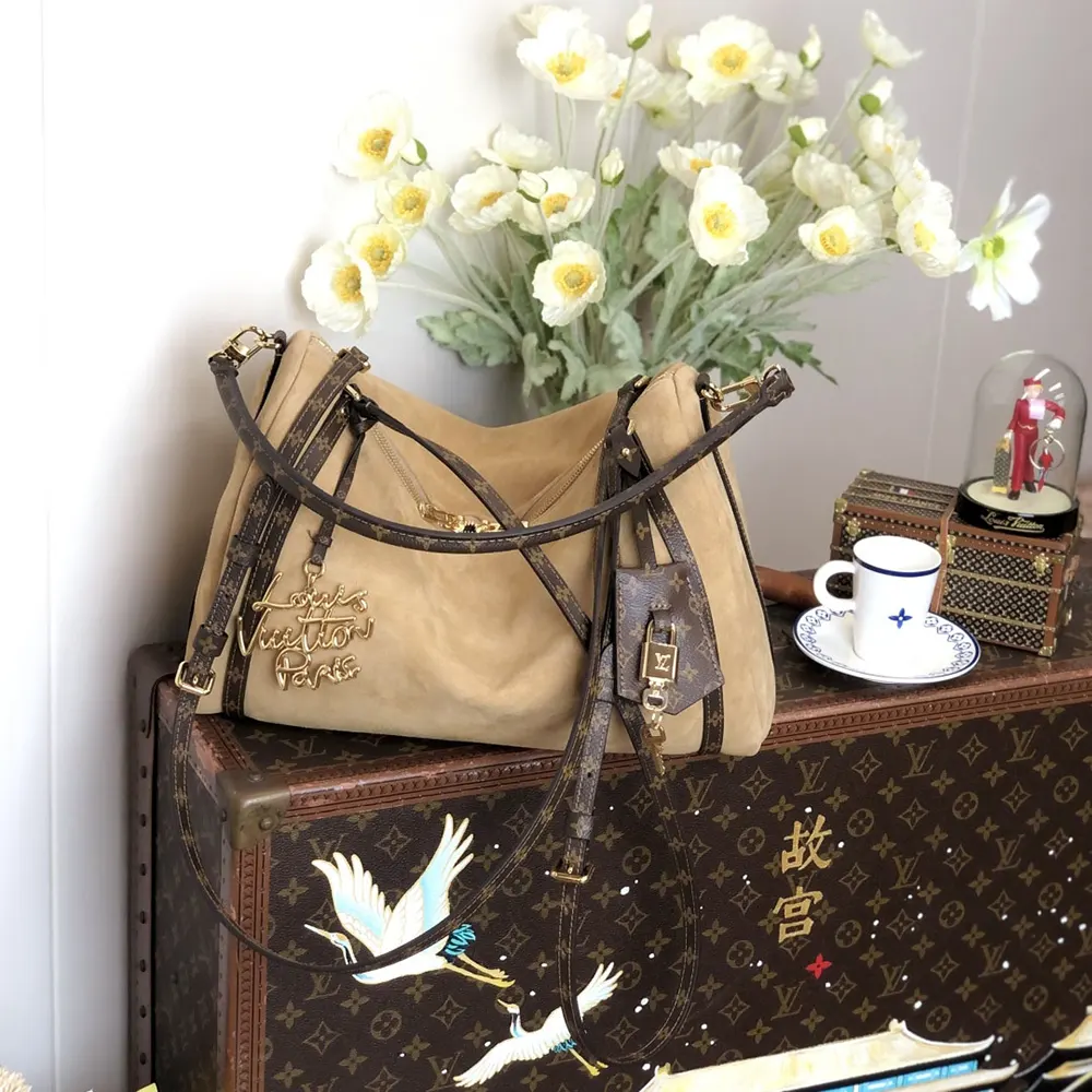 Louis Vuitton LV Women Express MM Calfskin Leather-Natural M26358