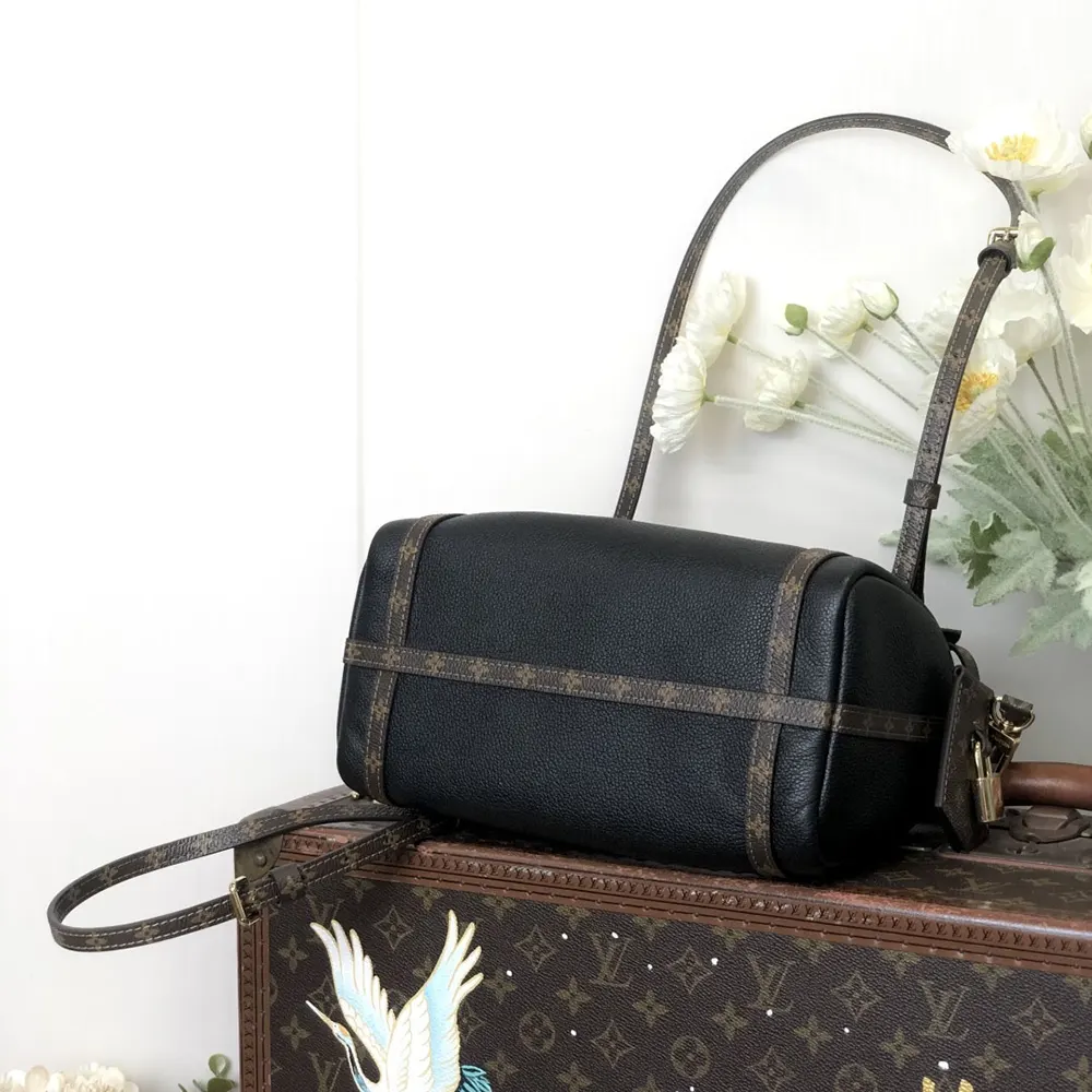Louis Vuitton LV Women Express PM Calfskin Leather-Black M26039