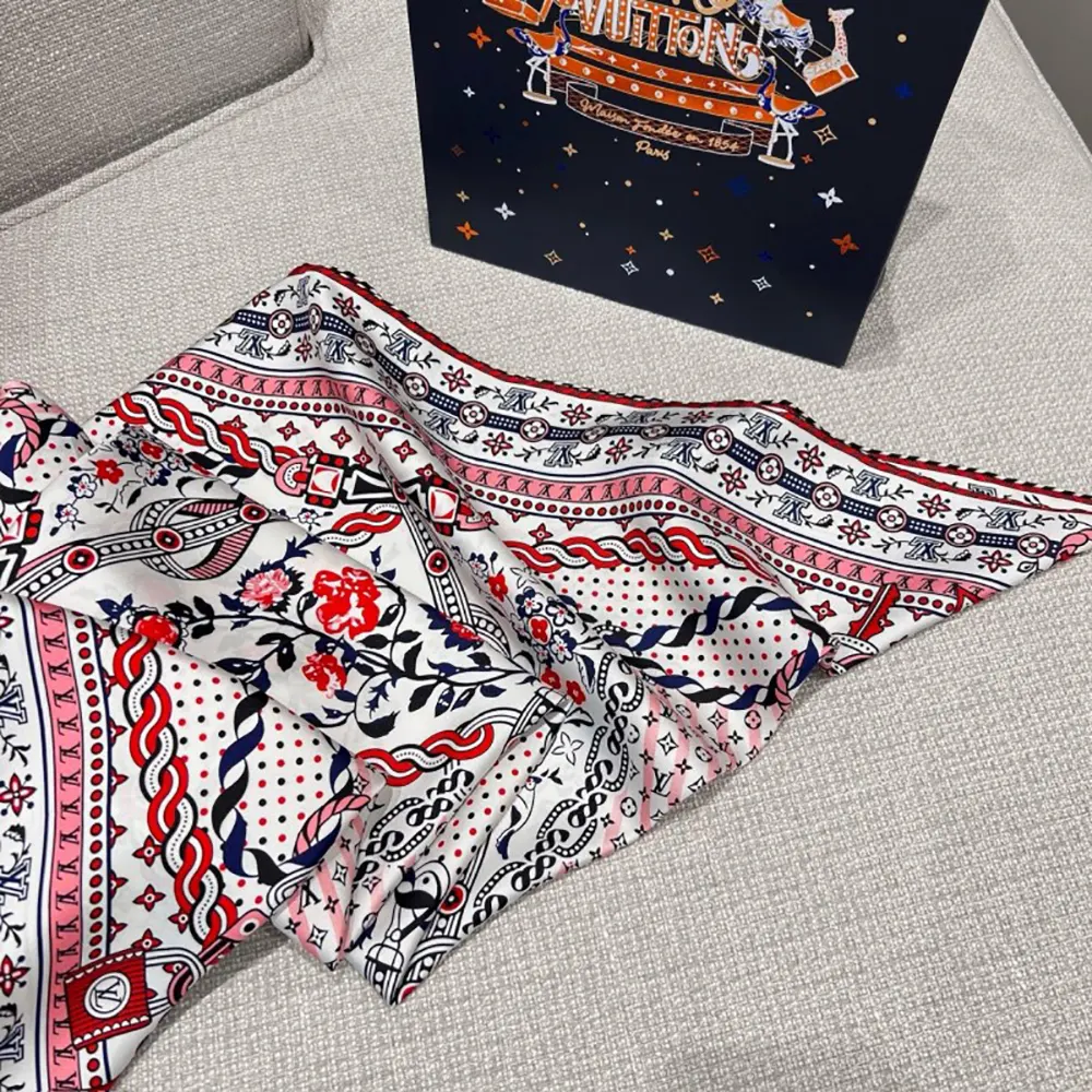 Louis Vuitton Women Summer Garden Square 90 M96328