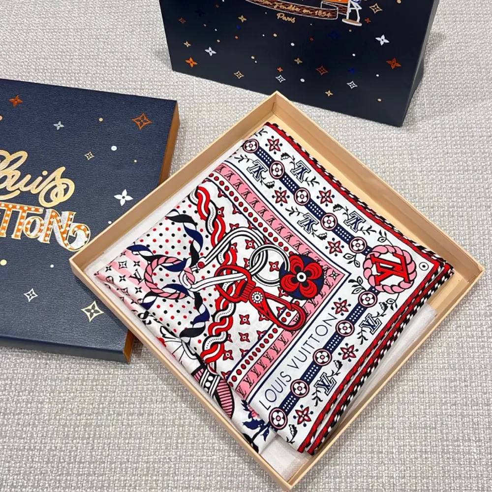 Louis Vuitton Women Summer Garden Square 90 M96328