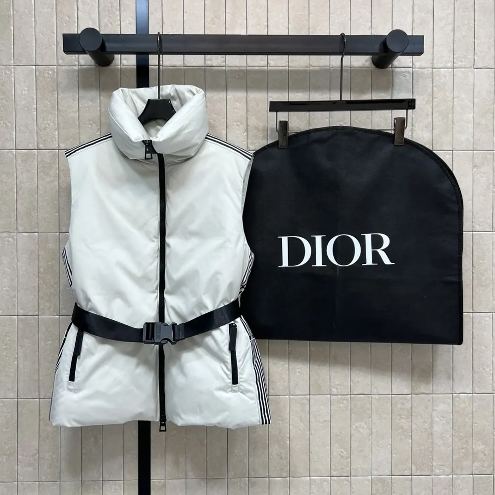 Dior Men DiorAlps Belted Puffer Vest White Padded Technical Taffeta 547C71A2304