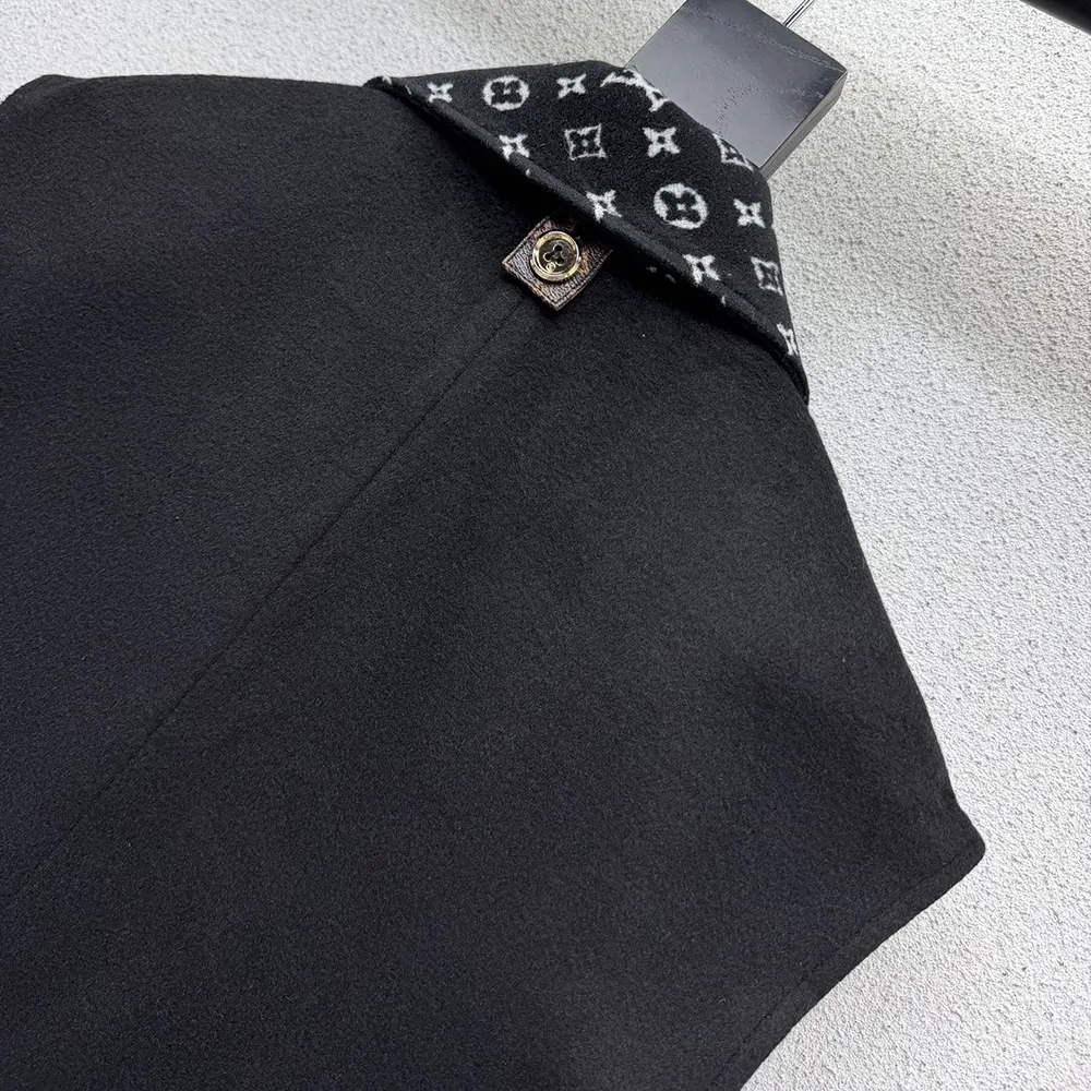 Monogram Scarf Gilet 1AJGN7