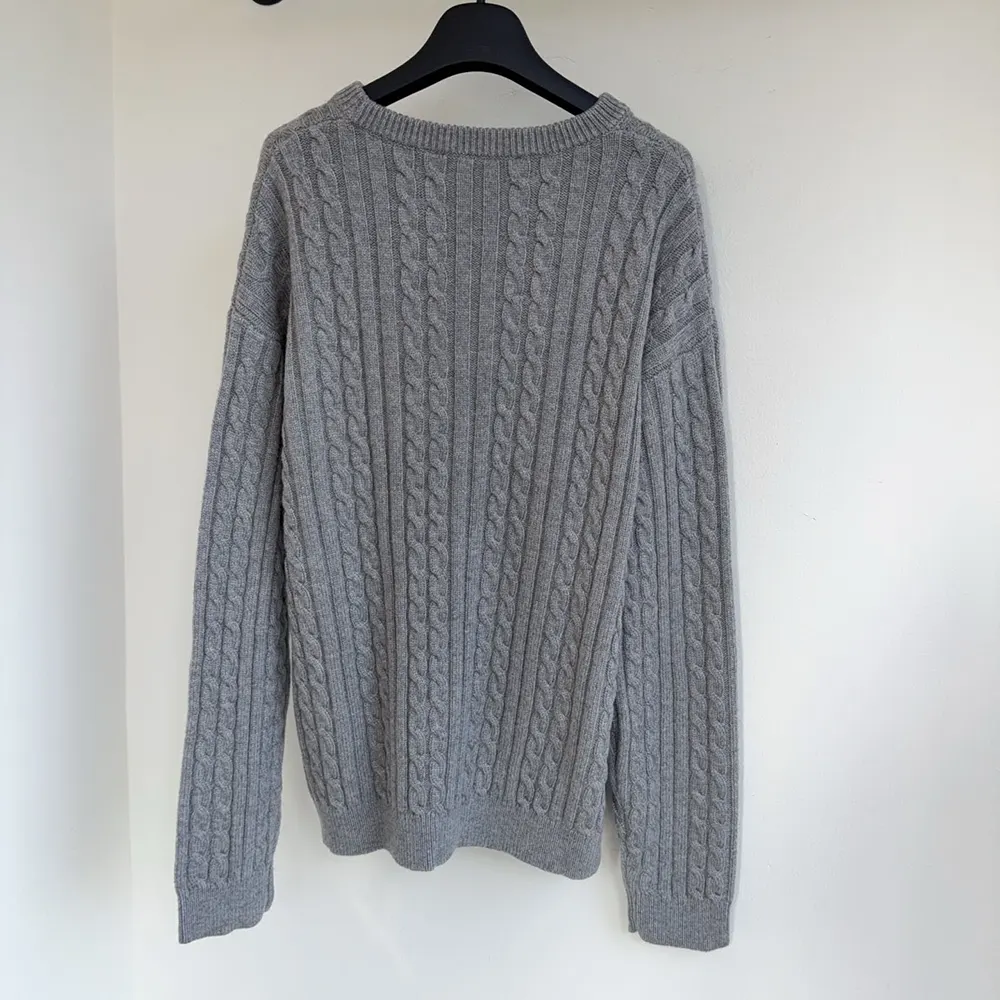 Louis Vuitton Men Signature Cable Knit Pullover-Grey 1AJFSI