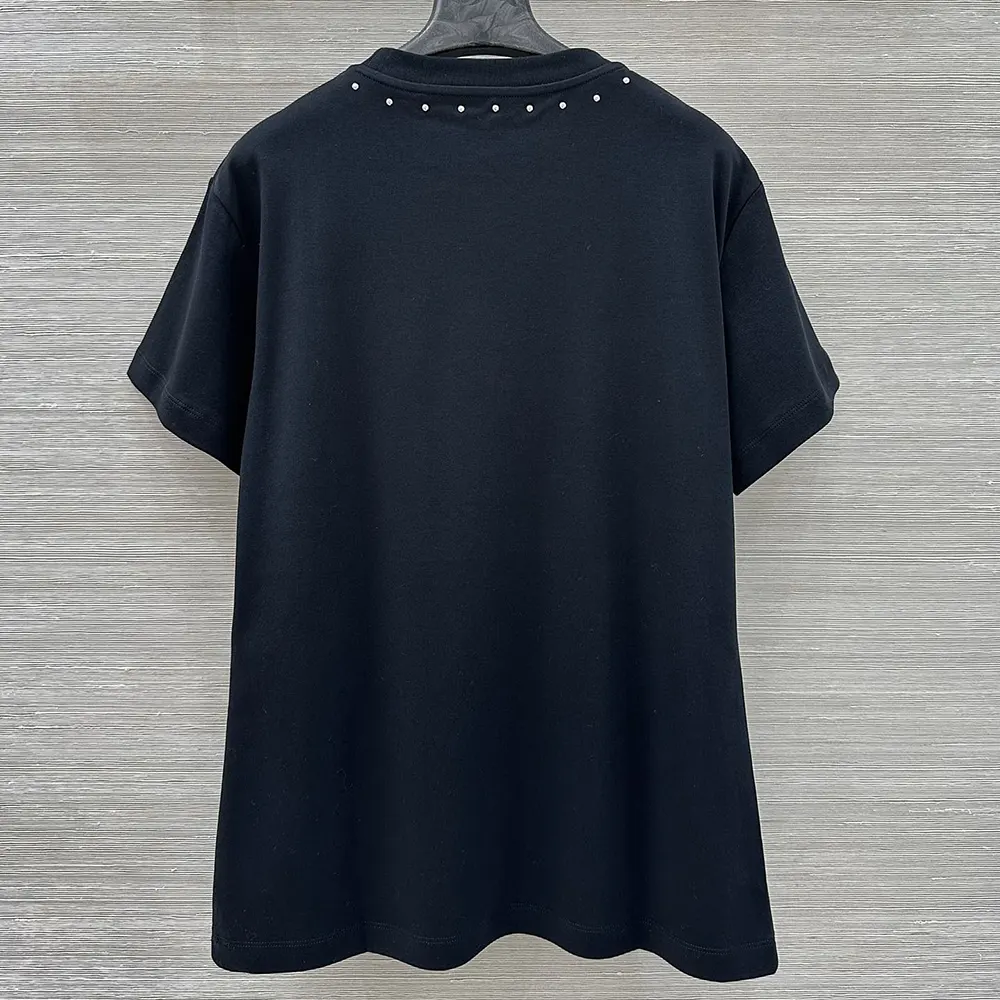 Louis Vuitton Women Signature Stud T-Shirt-Black 1AJENW