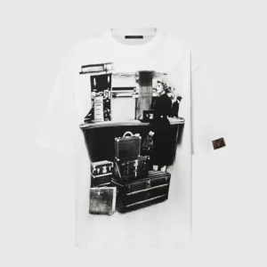 Louis Vuitton Men Traveller Trunk Print T-Shirt 1AJHGU