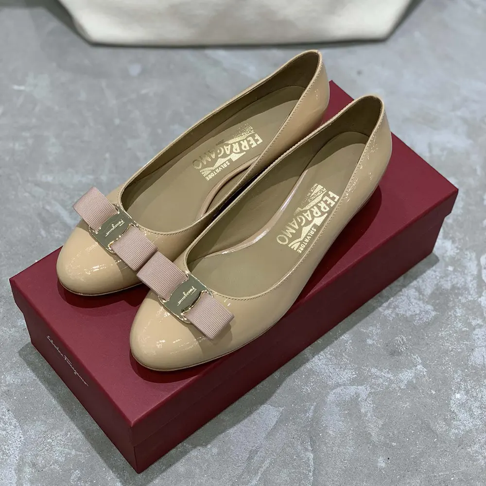 Salvatore Ferragamo Women Vara Pump 3cm Heel-Sandy 2 Salvatore Ferragamo Women Vara Pump 3cm Heel-Sandy - Image 2