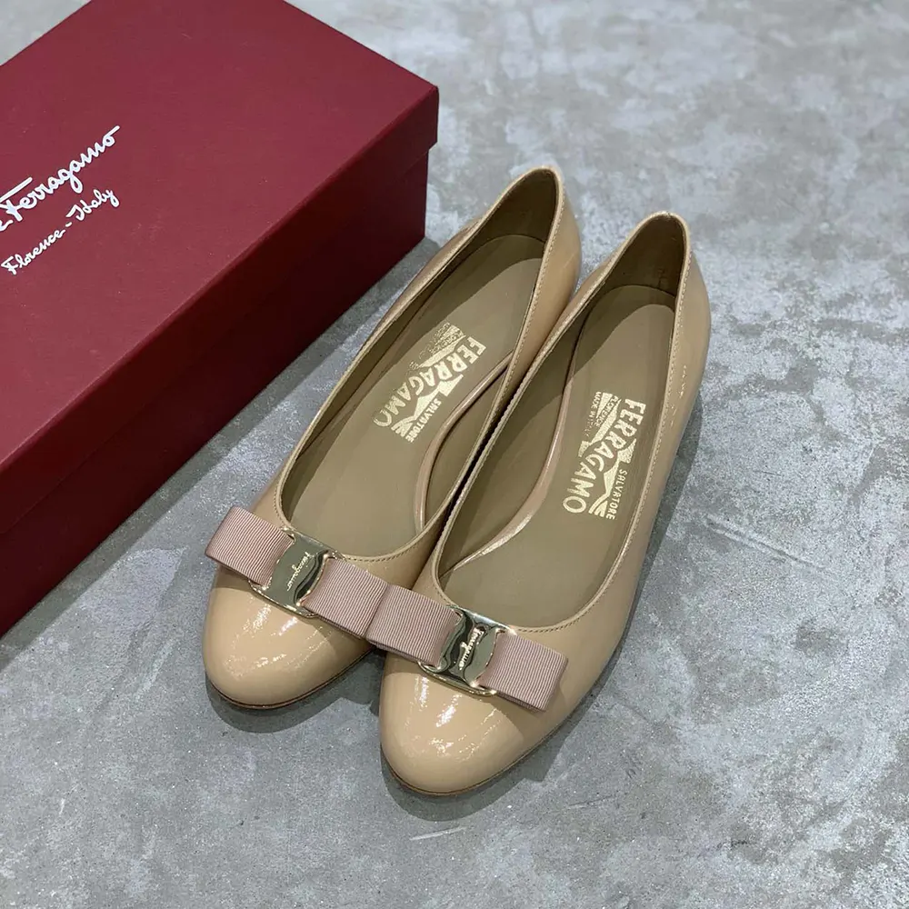 Salvatore Ferragamo Women Vara Pump 3cm Heel-Sandy 3 Salvatore Ferragamo Women Vara Pump 3cm Heel-Sandy - Image 3