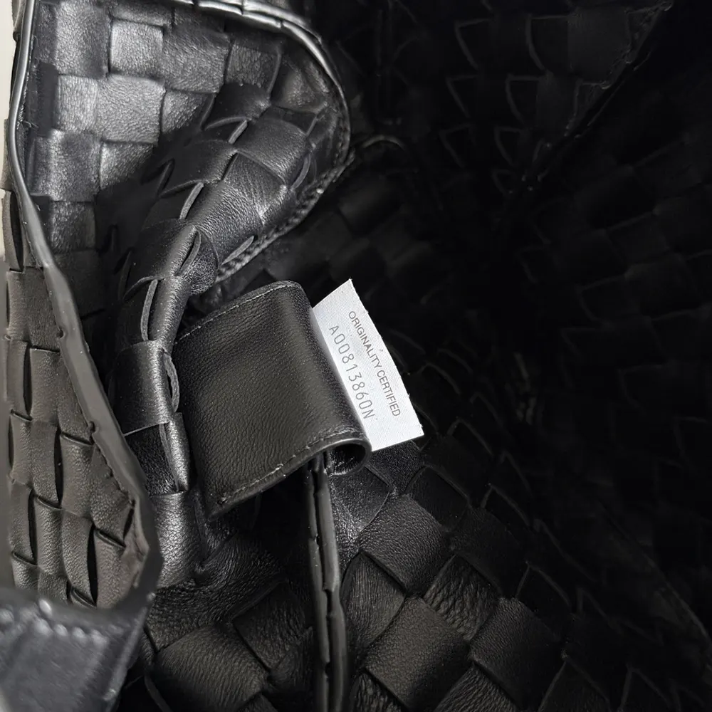 Bottega Veneta Women Small Campana-Black 854248V4SC01019