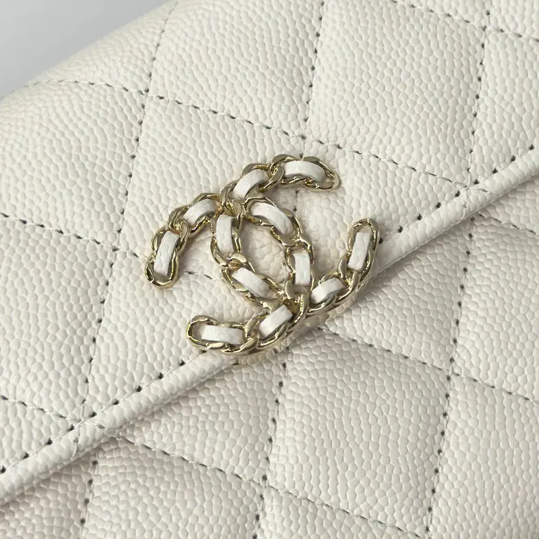 Chanel Women Kelly 23 with Chain Grained Shiny Calfskin Gold Tone Metal-White