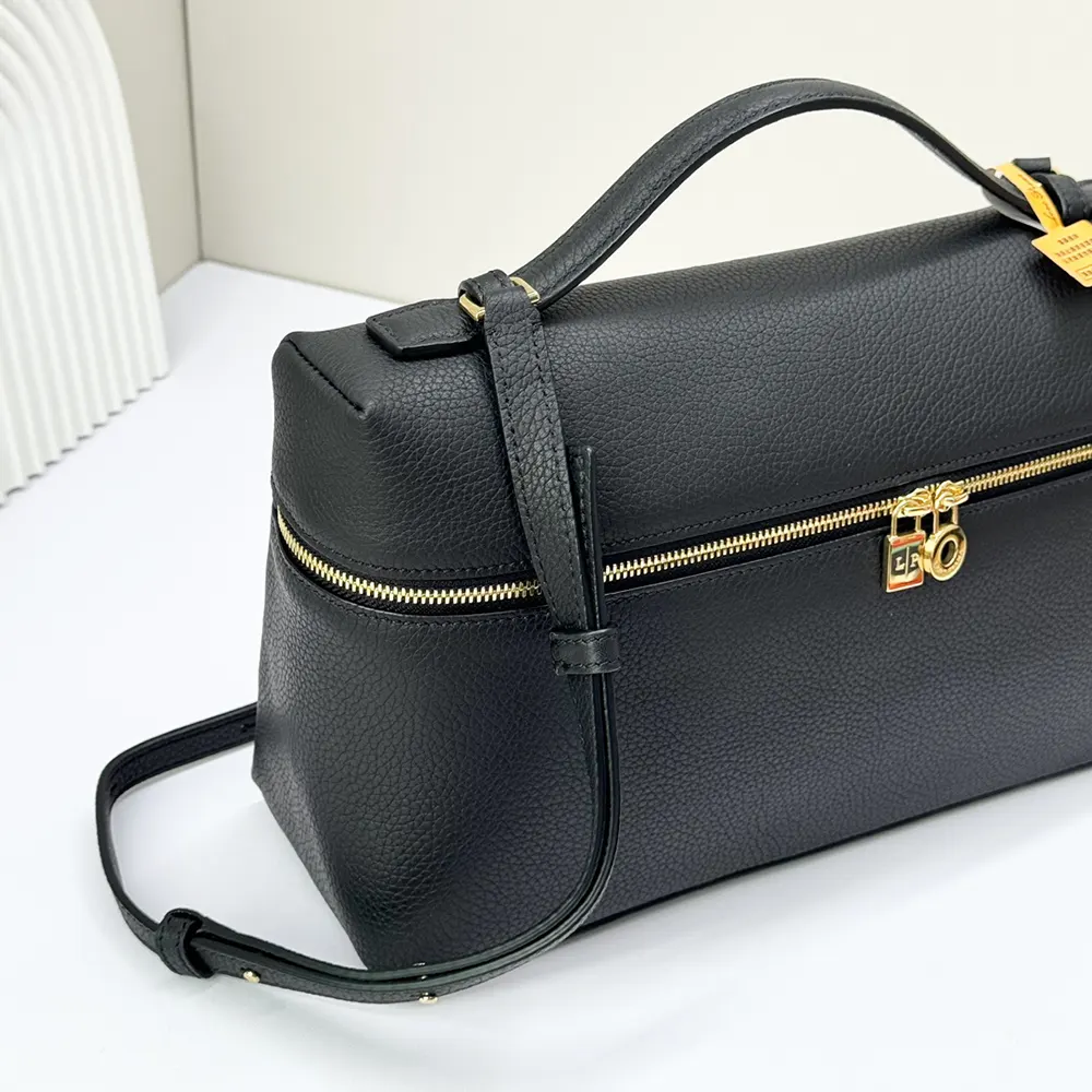 Loro Piana Women Extra Pocket L27-Black FAN4043