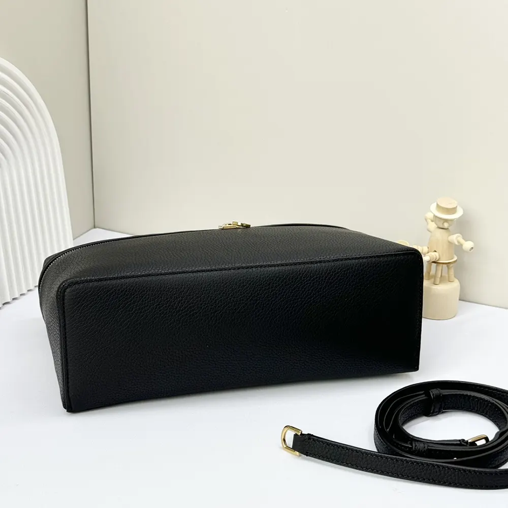 Loro Piana Women Extra Pocket L27-Black FAN4043