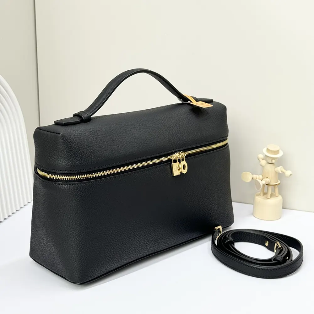 Loro Piana Women Extra Pocket L27-Black FAN4043