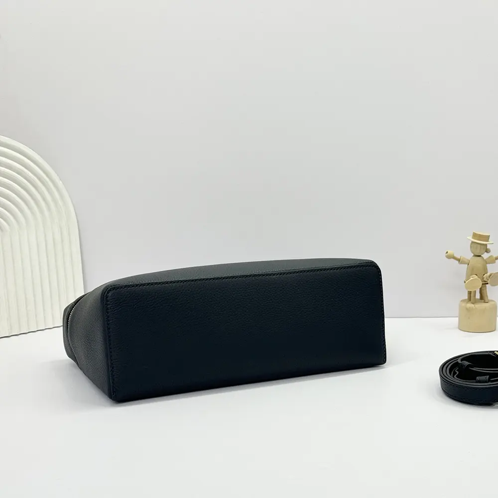 Loro Piana Women Extra Pocket L27-Navy FAN4043