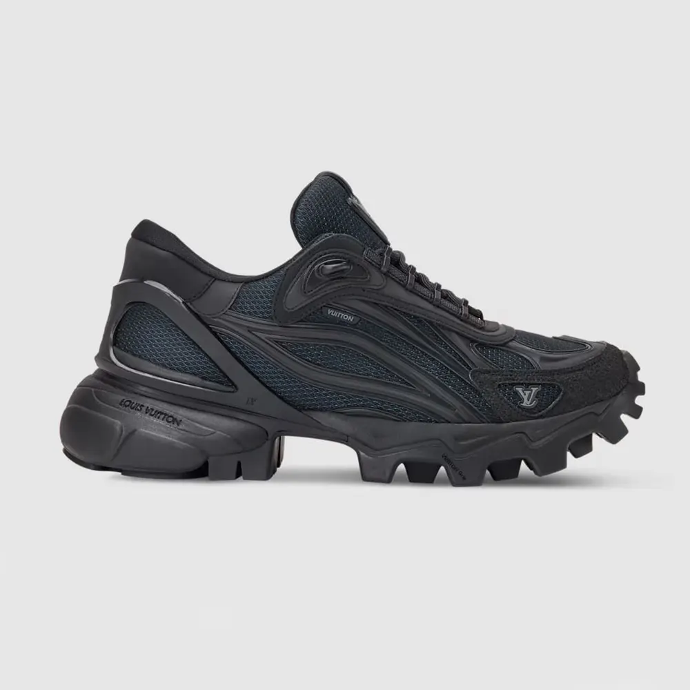 Louis Vuitton Unisex LV Summit Sneaker-Black 1AJAER
