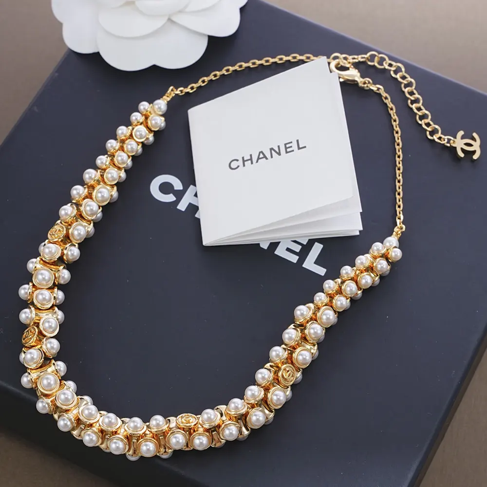 Chanel Women Necklace Metal & Glass Pearls Gold & Pearly White ABH232
