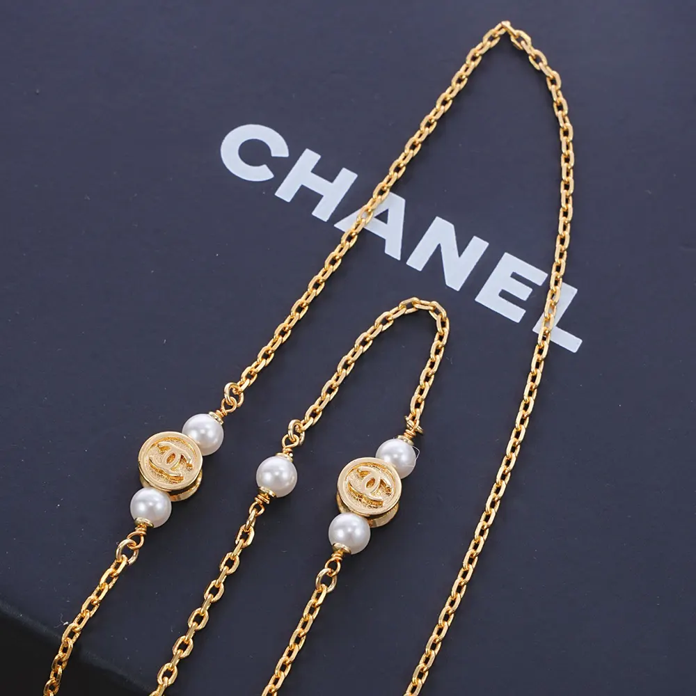Chanel Women Necklace Metal & Glass Pearls Gold & Pearly White ABH292