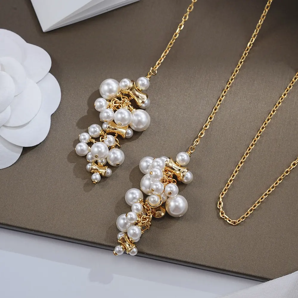 Chanel Women Necklace Metal & Glass Pearls Gold & Pearly White ABH292