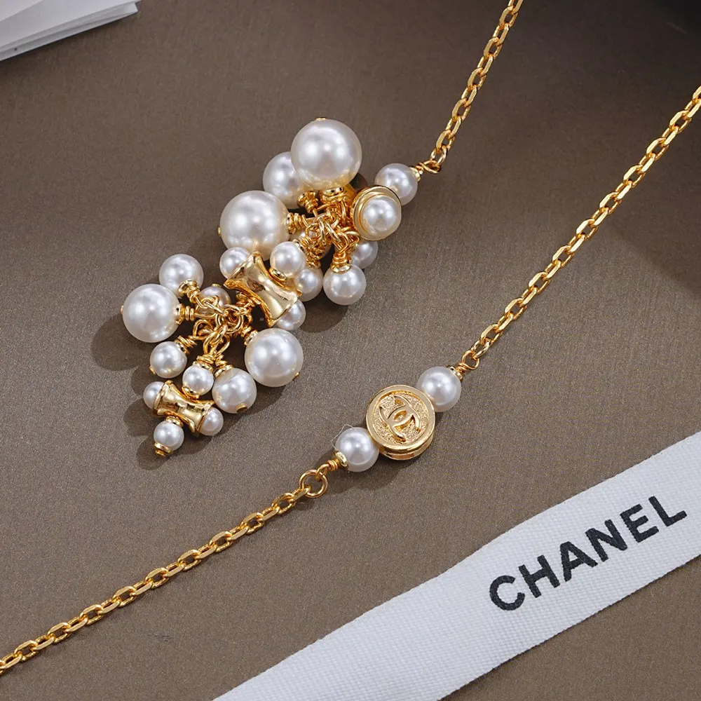 Chanel Women Necklace Metal & Glass Pearls Gold & Pearly White ABH292