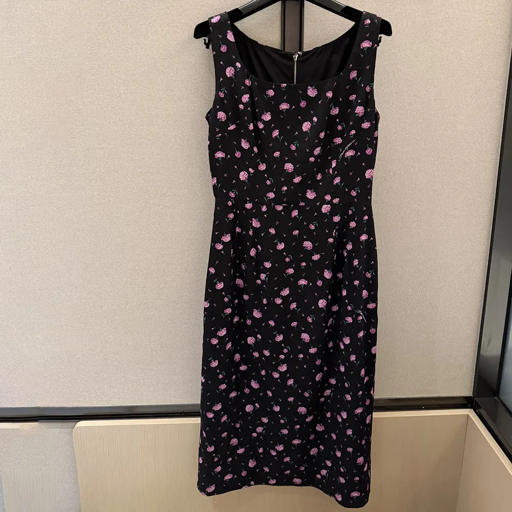 Dolce Gabbana D&G Women Carnations-Print Sheath Dress